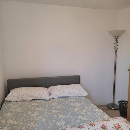 Room Near Heathrow Airport Хилингдън Екстериор снимка